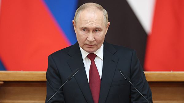 Путин потребовал не допускать перегрузки при вывозе контейнеров с Дальнего Востока