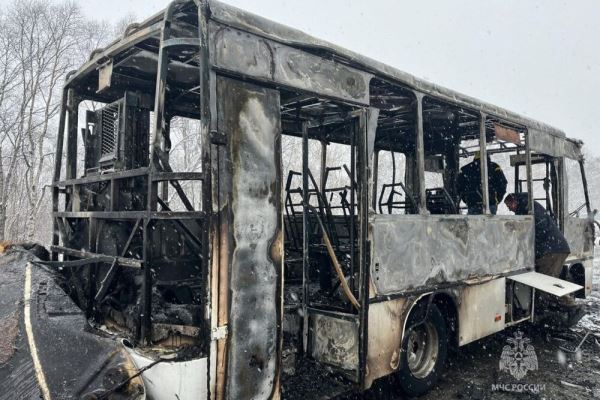 На Камчатке сгорел пассажирский автобус